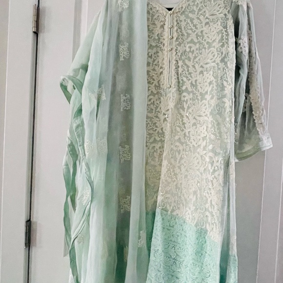 Brand New Sheqe Pakistani Outfit - Picture 2 of 8